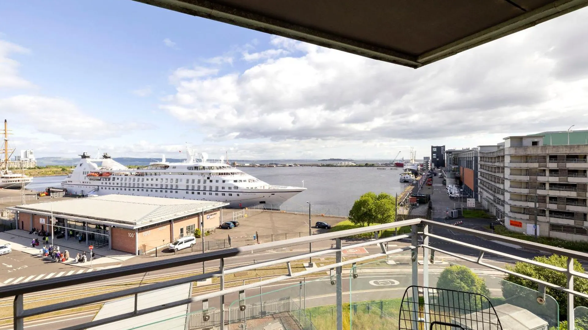 Joivy Fabulous Apartment With Bay View Terrace Edinburgh