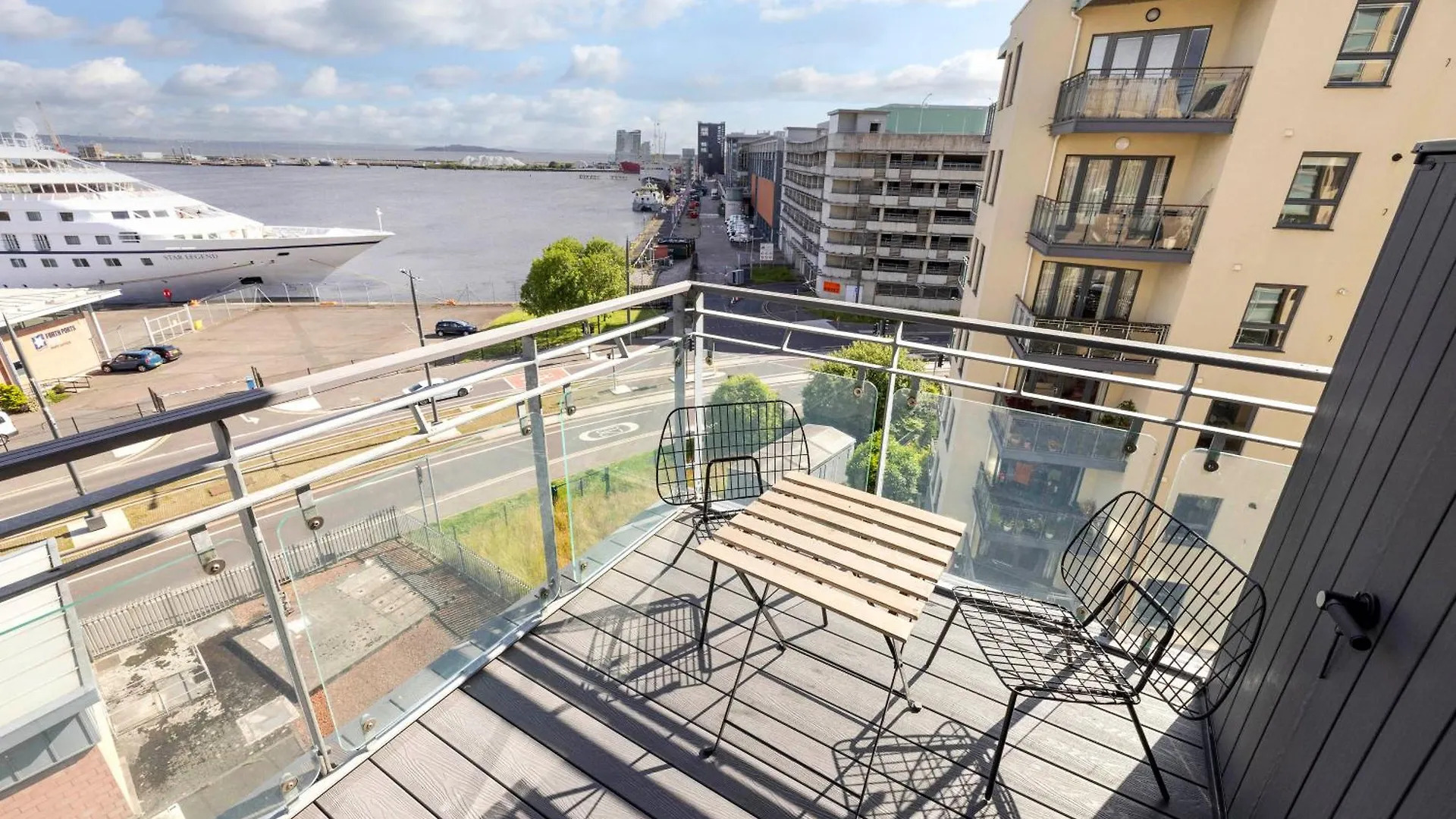 Joivy Fabulous Apartment With Bay View Terrace Edinburgh